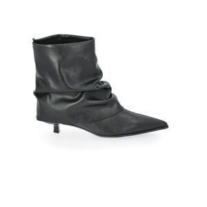 Time and Tru Black Slouchy Pointed-Toe Kitten Heel Ankle Boots